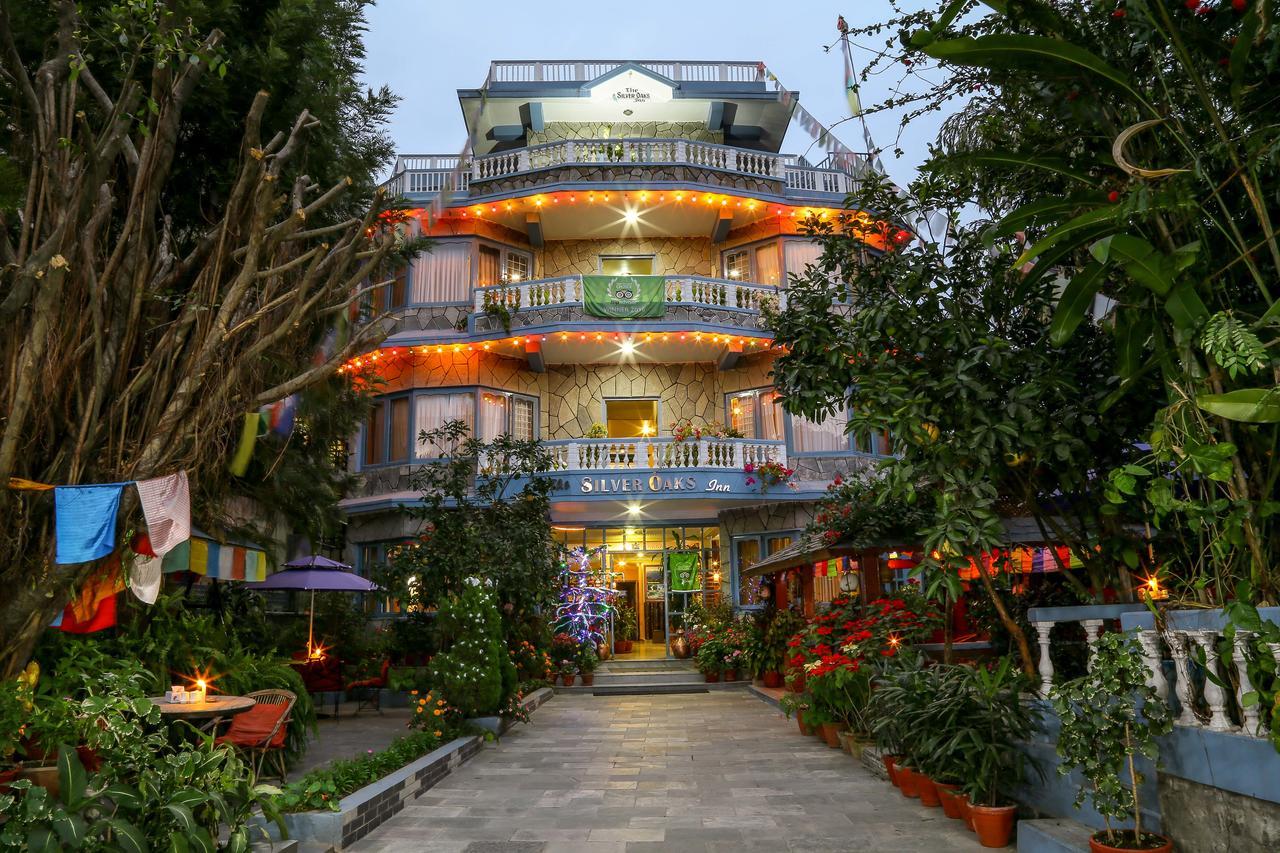 Hotel Silver Oaks Inn Pokhara Exterior photo